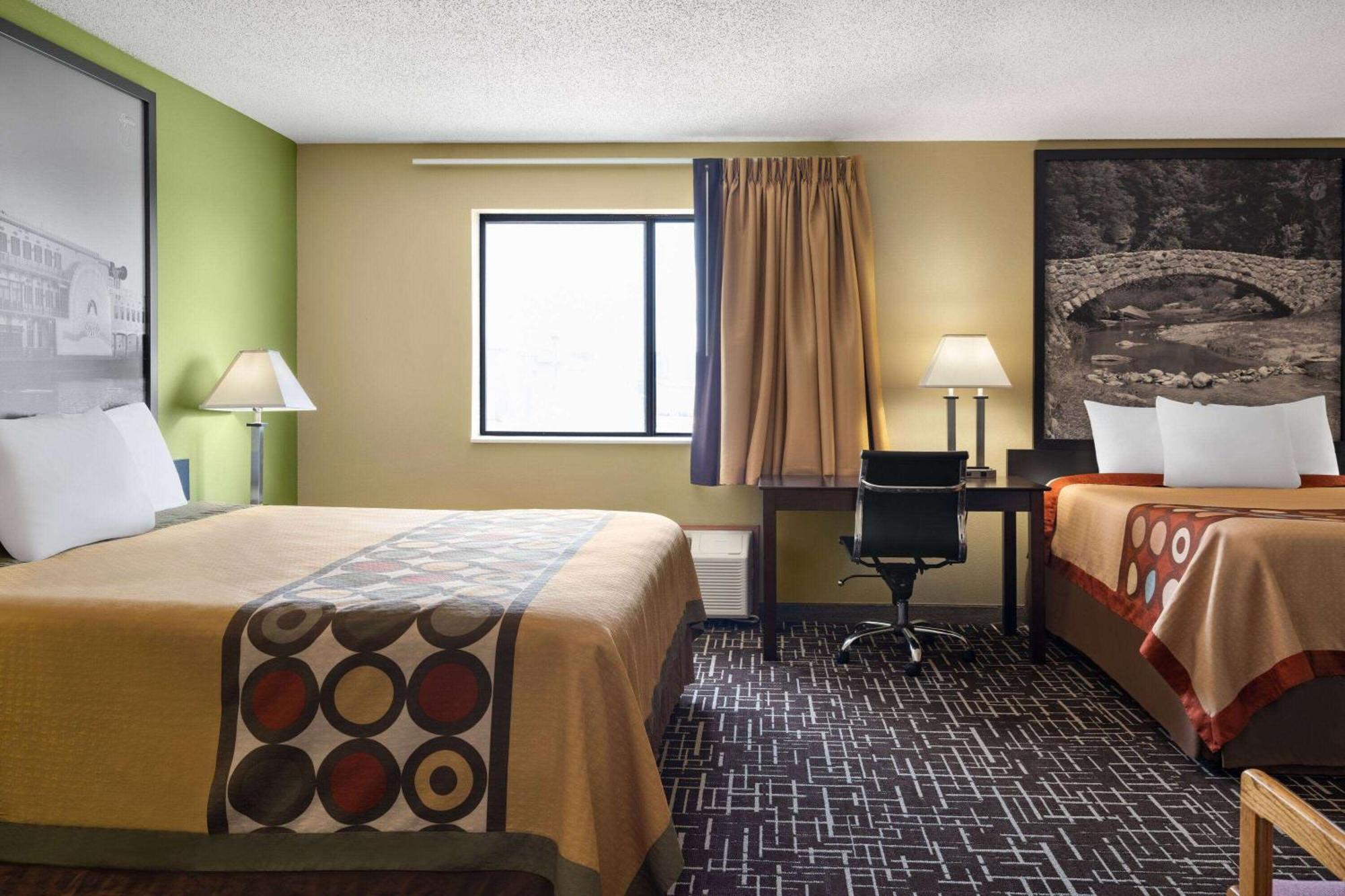 Super 8 By Wyndham Dyersville Exterior foto